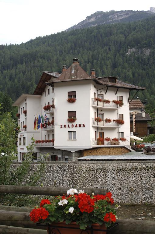 Hotel Zoldana Forno di Zoldo Luaran gambar